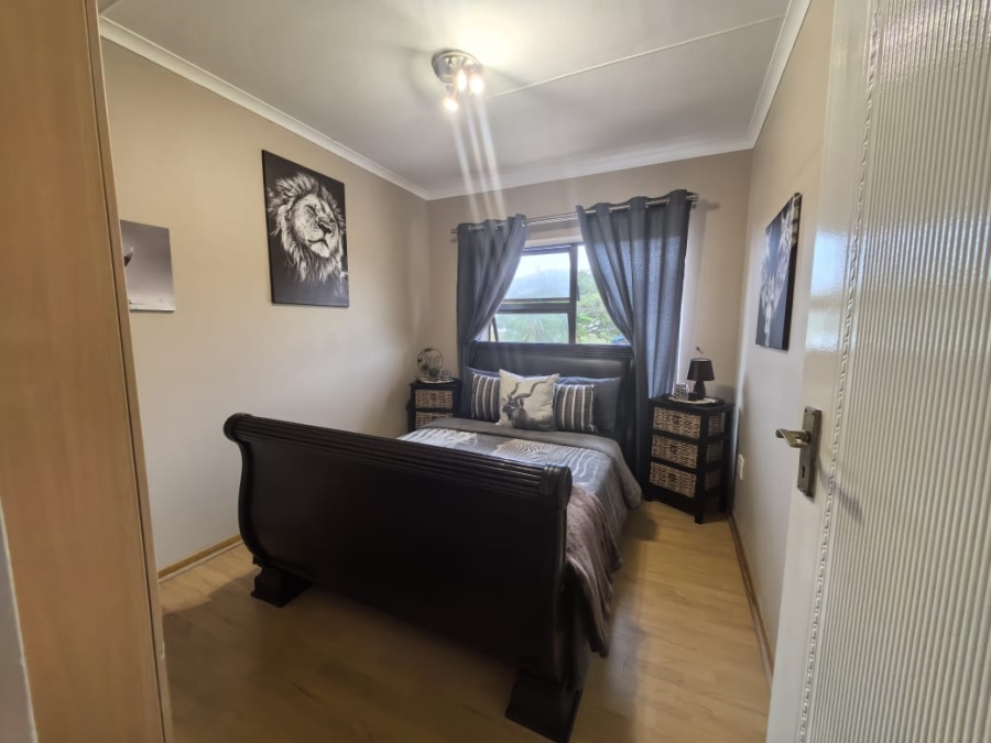 5 Bedroom Property for Sale in Reebok Western Cape